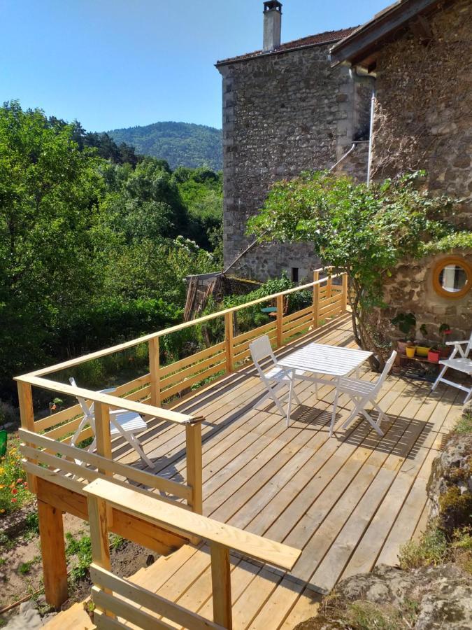 Les Pentes Du Chateau De Retourtour Ламастр Екстериор снимка